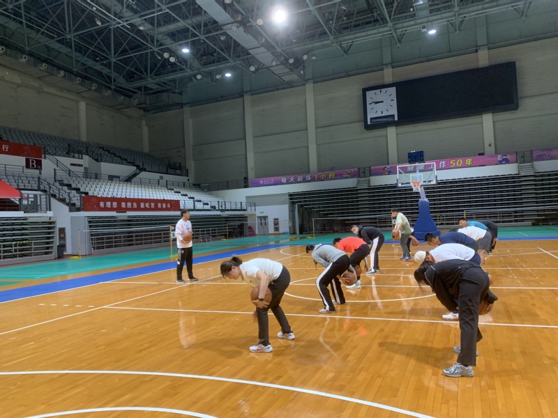 剑南春｜尤文2-1逆转卡利亚里，伊尔迪兹双响，弗拉霍维奇伤退